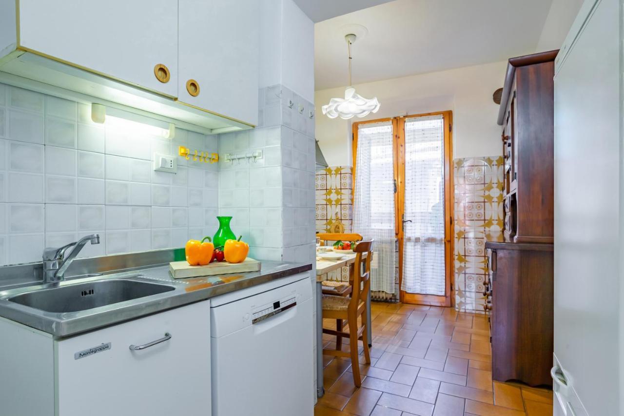 Pisa Airport Comfy Apartment - Private Parking Екстер'єр фото