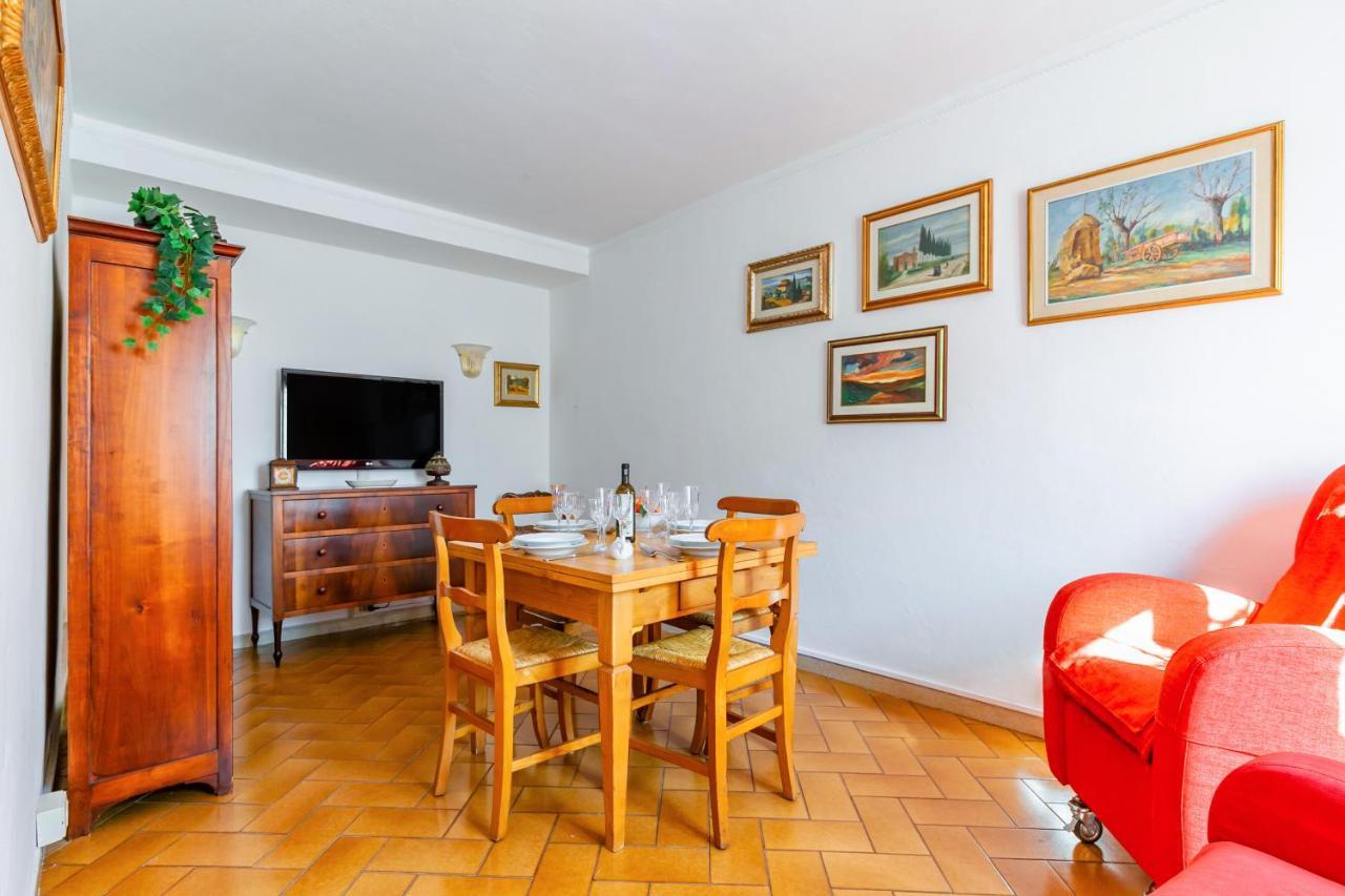 Pisa Airport Comfy Apartment - Private Parking Екстер'єр фото